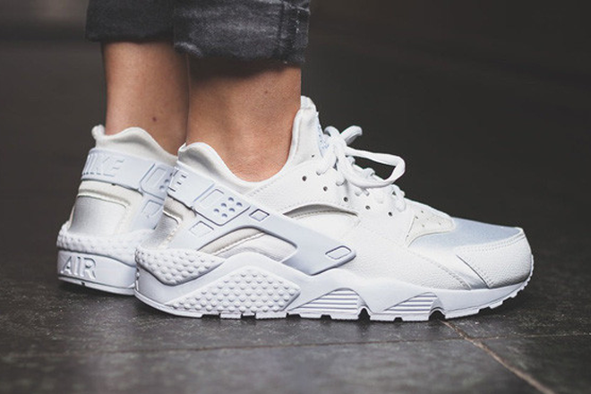 sneaker trắng huarache