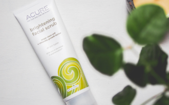 4 kem tẩy tế bào chết dạng hữu cơ rẻ và tốt dành cho nàng da mụn