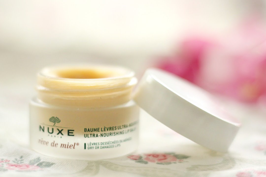 Nuxe для губ. Nuxe reve de miel бальзам. Nuxe Lip Balm. Nuxe reve Lip Balm. Nuxe Honey Lip Care.