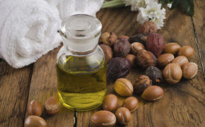 Chỉ cần 5 giọt dầu argan là nàng có thể xử lý mọi vấn đề từ đầu đến chân