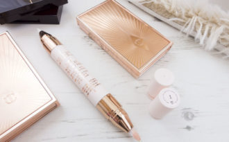 Ngỡ ngàng với 5 sản phẩm “2 in 1” vừa che khuyết điểm vừa có khả năng dưỡng mắt