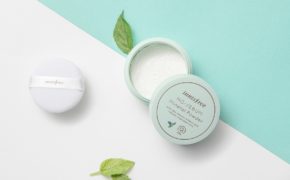 11 phấn phủ dưới 300k chắc chắn sẽ khiến bạn hài lòng với lớp nền mỏng nhẹ lâu trôi