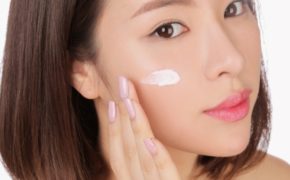 Gọi tên 6 kem chống nắng “trong suốt” nhẹ mặt dùng thay kem lót