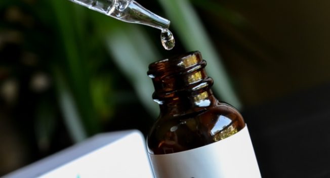 Top 5 serum cấp ẩm được săn lùng nhiều nhất trong nửa đầu năm 2018