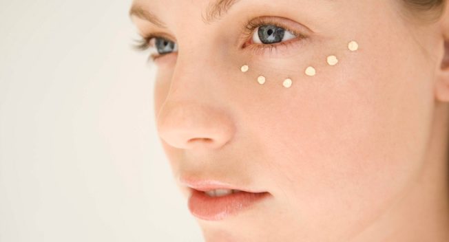 Sử dụng kem mắt sao cho hiệu quả – Không phải ai cũng biết!