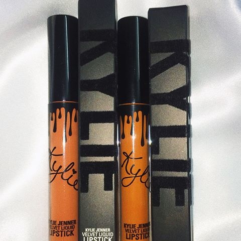 Kylie Cosmetics Lip Kit màu Pumpkin