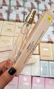 Top nước hoa dạng lăn siêu tiện lợi dành riêng cho phái nữ