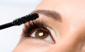 Hướng dẫn cách chuốt mascara không lem suốt ngày dài chỉ với vài mẹo nhỏ