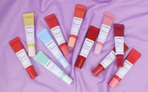 Tổng hợp các loại son dưỡng ẩm có màu nhẹ nhàng, phù hợp với học sinh, sinh viên