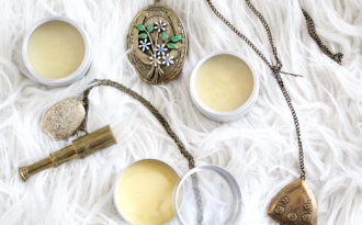 Hướng dẫn tự làm nước hoa khô cho nàng thích mùi hương chỉ riêng mình sở hữu