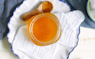 Bật mí cho nàng công thức làm sữa rửa mặt tại nhà dành cho da khô nhạy cảm