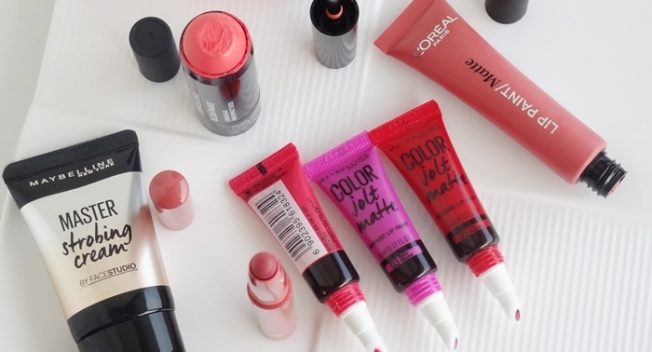 Son đầu bông mới xuất hiện đã khiến hội chị em mê son “điên đảo”