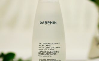 Quy trình dưỡng tối giản với 5 sản phẩm giúp BTV làm đẹp có làn da mịn màng đáng mơ ước mà không cần dùng đến kem nền