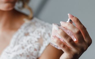 7 mùi nước hoa quyến rũ, nồng nàn dành cho cô dâu trong ngày cưới