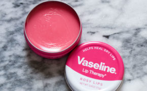 Những thỏi son dưỡng nhất định chị em phải có trong năm 2018