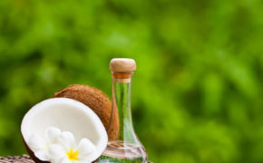 Bật mí cho nàng bí quyết làm trắng da bằng dầu dừa hiệu quả nhất