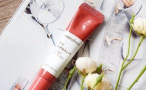 6 thỏi son dưỡng có màu giúp môi luôn tươi tắn dành riêng cho nàng lười đánh son