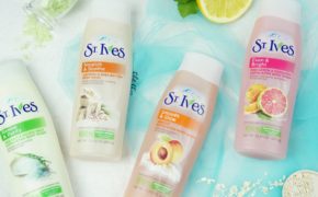 Review và so sánh 4 loại sữa tắm chiết xuất từ thiên nhiên của nhà St. Ives