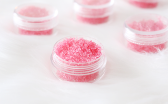 6 sản phẩm tẩy da chết cho môi từ rẻ đến đắt bạn nhất định phải thử