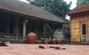 Cận cảnh ngôi nhà cổ 400 năm tuổi, giá chục tỷ ở Hà Nội