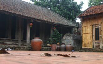 Cận cảnh ngôi nhà cổ 400 năm tuổi, giá chục tỷ ở Hà Nội