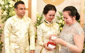 Mẹ Võ Hạ Trâm khóc nức nở khi con gái lên xe hoa cùng chồng Ấn Độ