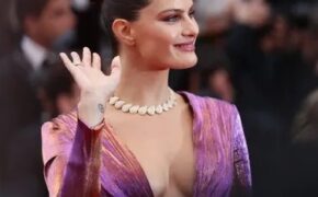 Isabeli Fontana khoe ngực căng đầy