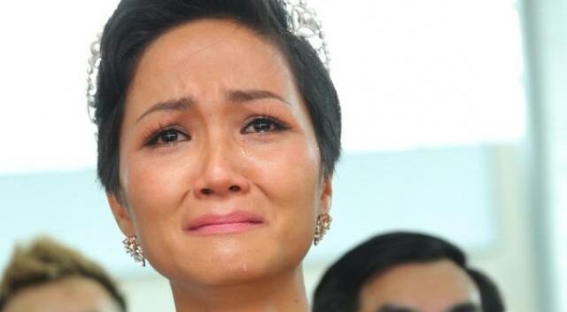 H’Hen Niê tủi thân vì gia đình xuất phát từ “nghèo khổ”