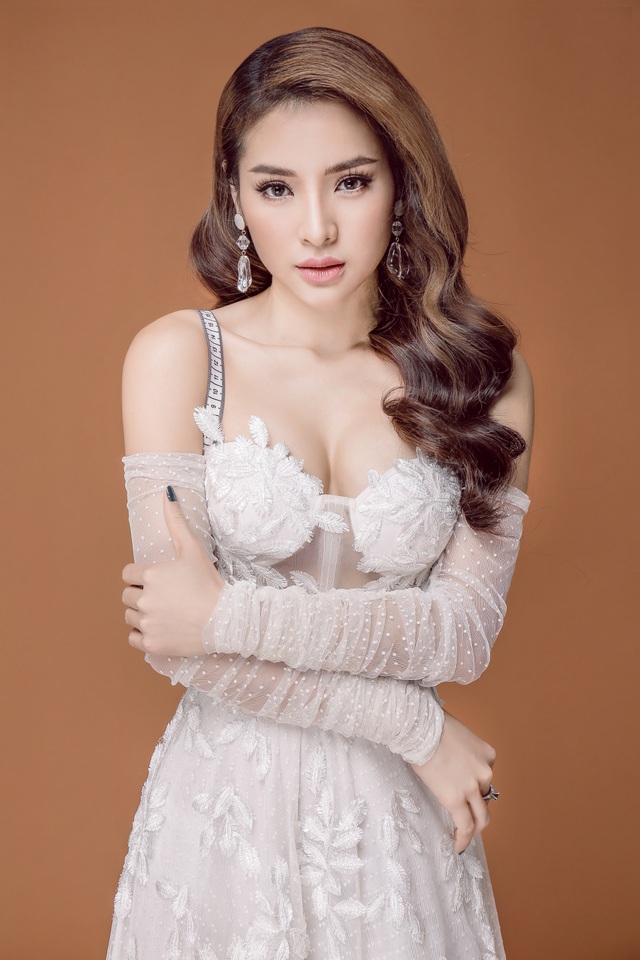 Quang Lê – Phương Trinh Jolie lần đầu song ca bolero ngọt ngào, sâu lắng - 2