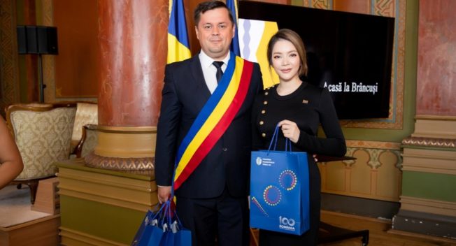 Phát động cuộc thi tranh ảnh kỷ niệm 100 năm quốc khánh Rumani