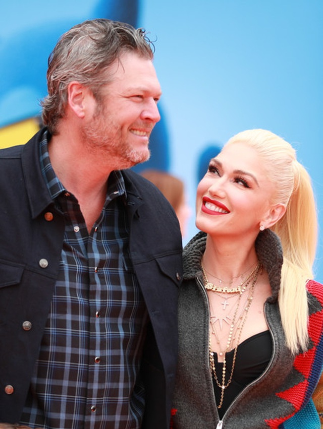 Bạn trai trẻ thân thiết với ba con của Gwen Stefani - 7