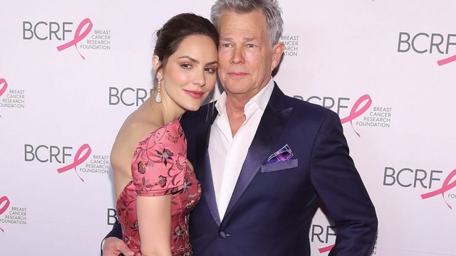 Katharine McPhee khoe ngực đầy đặn sau đám cưới - 9