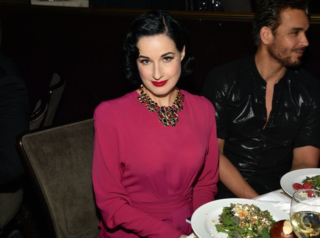 Vũ nữ thoát y Dita Von Teese trẻ đẹp ở tuổi 47 - 8