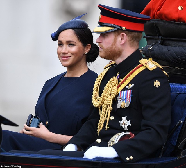 Meghan Markle tái xuất sau khi sinh con trai - 1