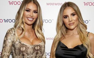 Chloe Sims khoe vòng một căng tròn