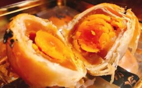 Bánh trung thu Trung Quốc “ồ ạt” về Việt Nam, bán sỉ theo cân giá rẻ “không tưởng”