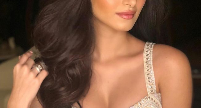 Nhan sắc bốc lửa của mỹ nhân Ấn Độ 23 tuổi