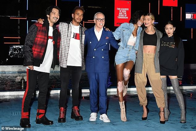  Dàn sao trong sự kiện: Nobuaki Kaneko, Lewis Hamilton, Tommy Hilfiger,Winnie Harlow, Hailey Baldwin và Fumi Nikaido 