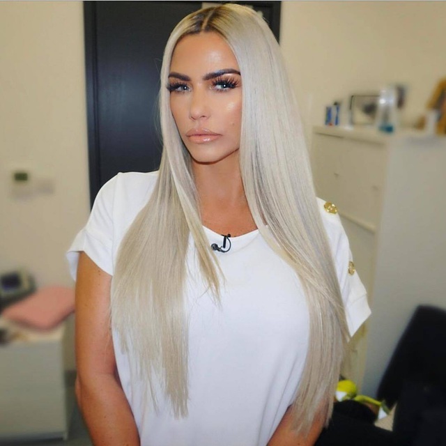 Katie Price để mặt mộc nhợt nhạt lên truyền hình - 9