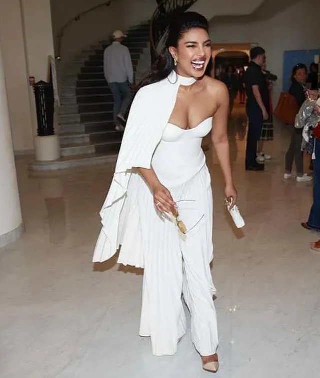 Priyanka Chopra - Nick Jonas: Cặp đôi nổi bật nhất LHP Cannes - 15