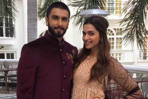  Khi biết tin vui của Ranveer Singh và Deepika Padukone, dàn sao đình đám Bollywood đều gửi lời chúc mừng tới cặp đôi đẹp của làng giải trí 