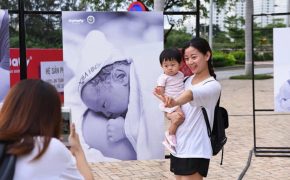 Rưng rưng với triển lãm ảnh “Sinh nở” ấn tượng tại TP. Hồ Chí Minh