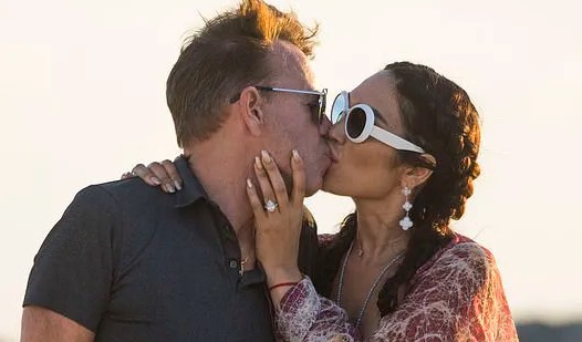 Duncan Bannatyne tươi tắn bên vợ kém 31 tuổi