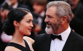 Nam diễn viên 63 tuổi Mel Gibson hạnh phúc ra phố cùng bạn gái 9X