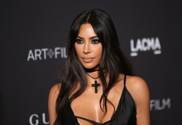  Kim Kardashian hết lời cảm ơn những người lính cứu hỏa dũng cảm 