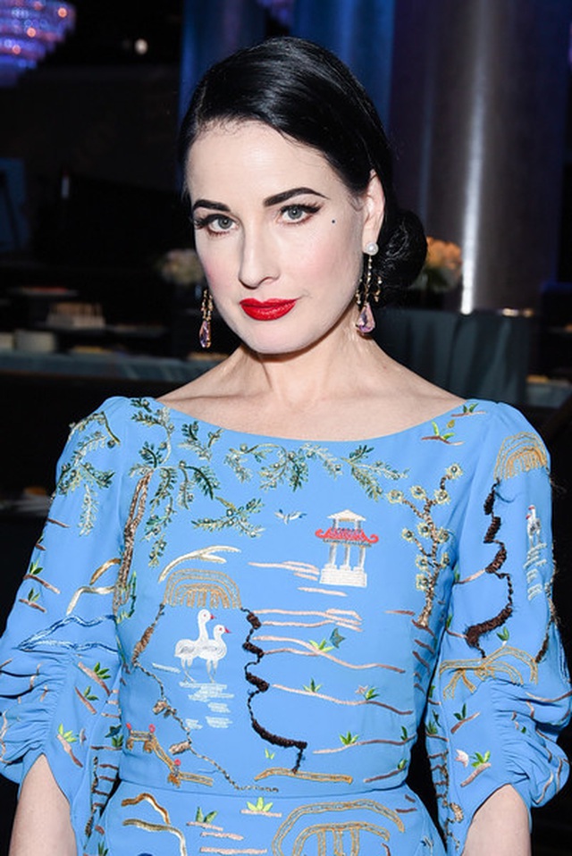 Vũ nữ thoát y Dita Von Teese trẻ đẹp ở tuổi 47 - 5