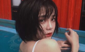 9X xứ Huế xinh như búp bê, tóc ngắn cá tính và mê thời trang