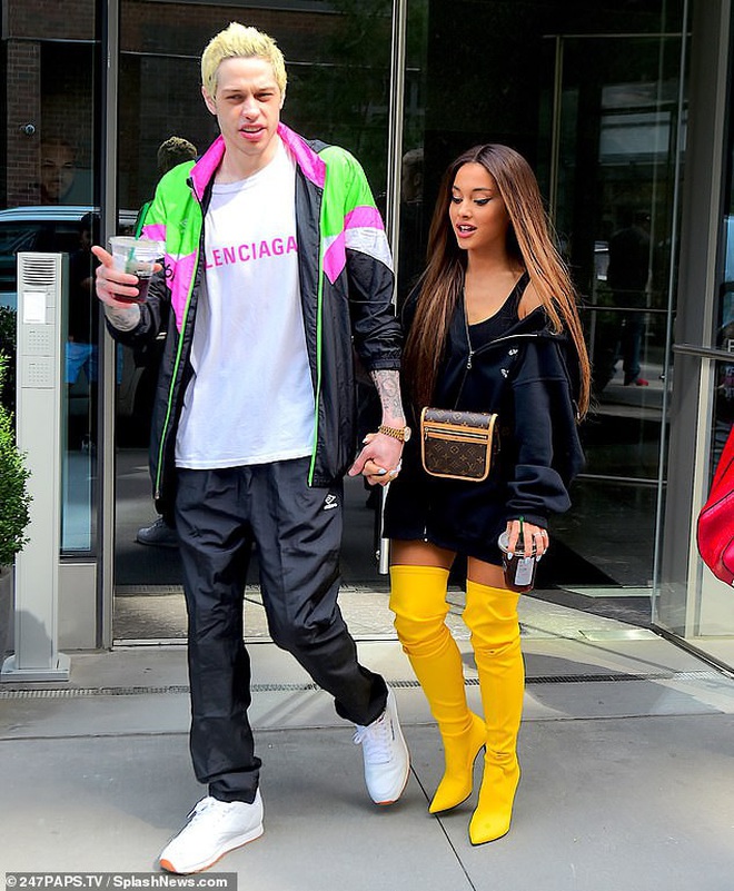 Ariana Grande đột ngột hủy hôn với Pete Davidson - 6