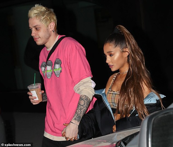 Ariana Grande đột ngột hủy hôn với Pete Davidson - 3