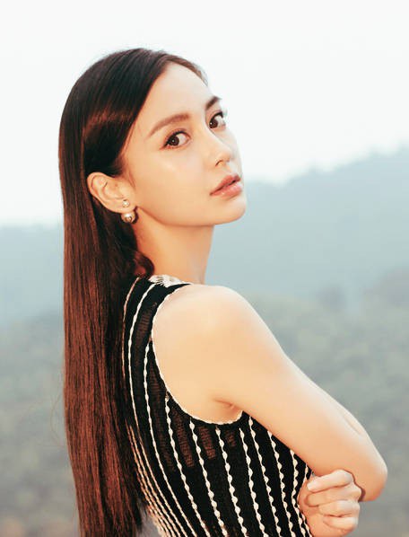 “Gái một con” Angelababy khoe vẻ đẹp búp bê - 11